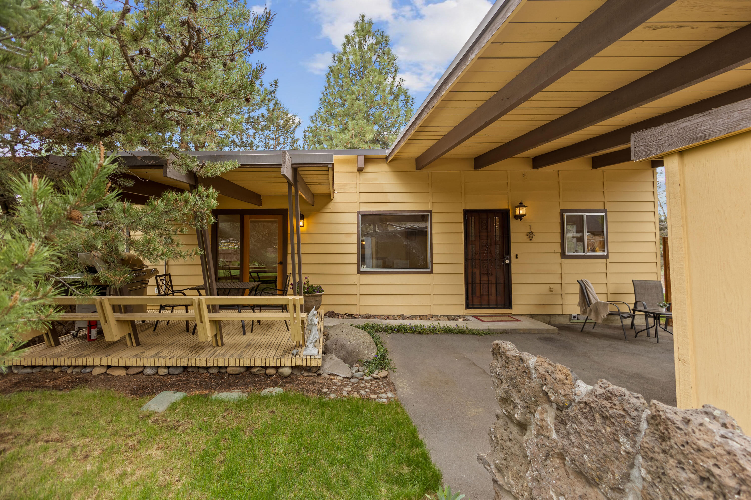 64540 Riverview Avenue