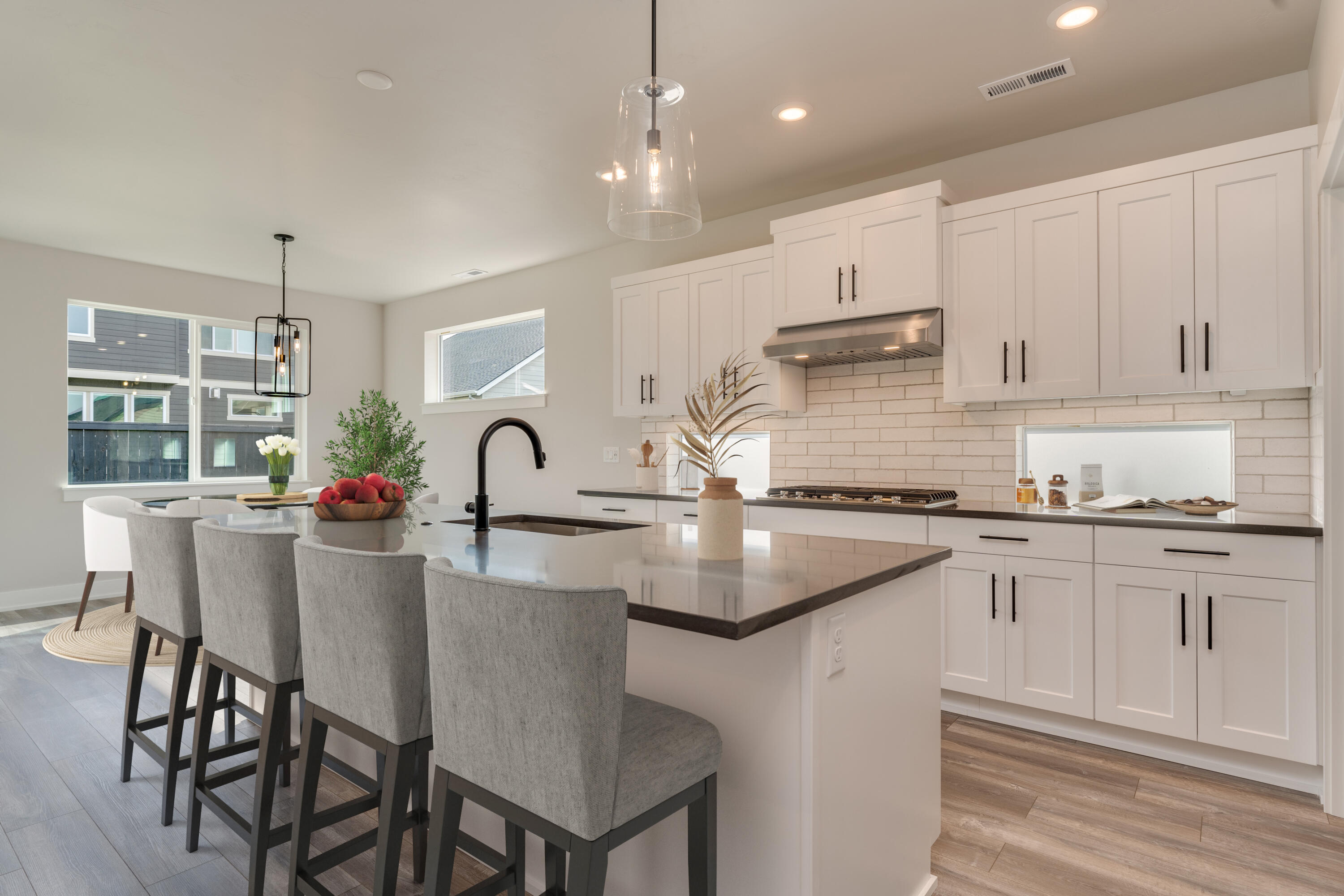 3037 NE Nipper Drive