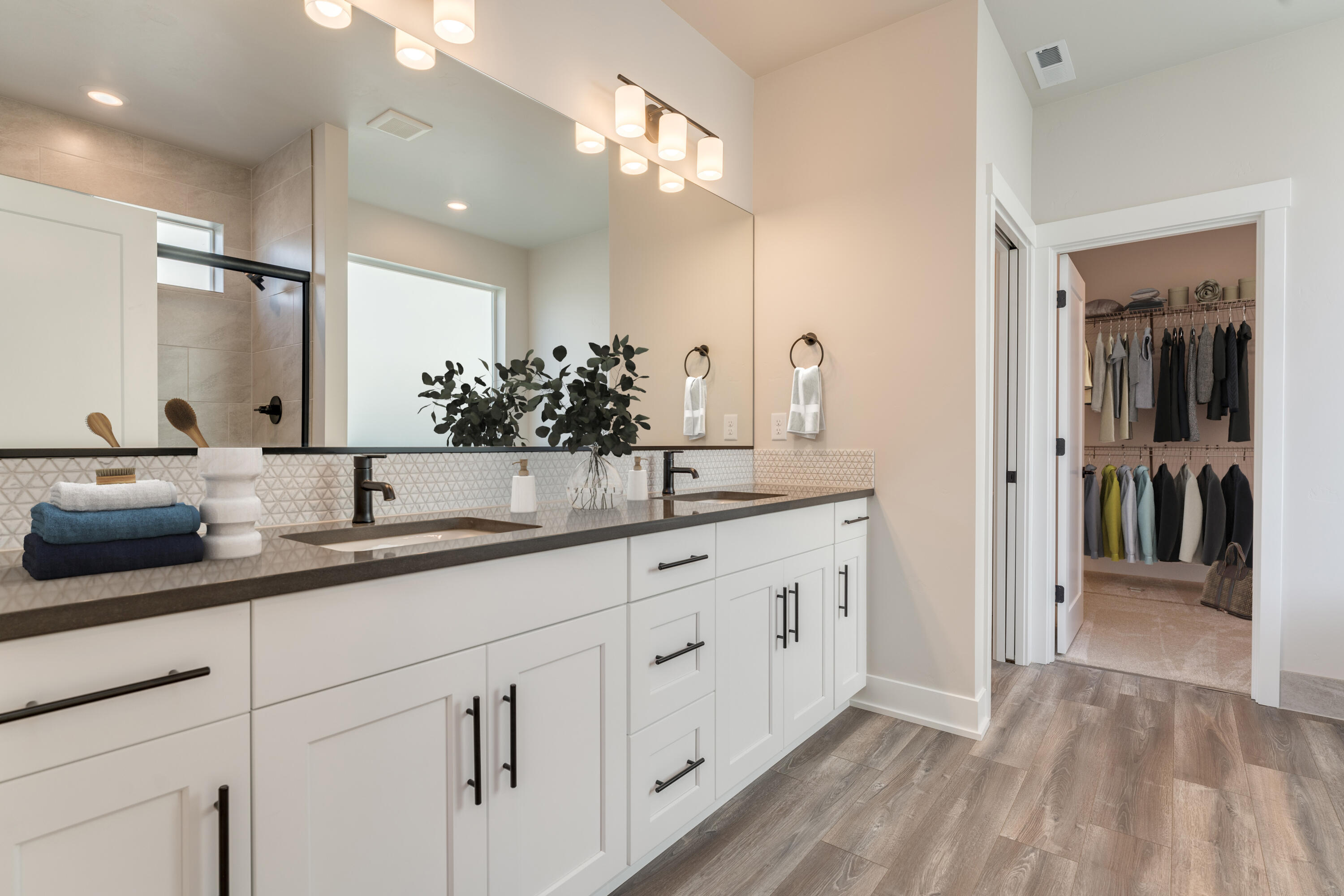 3037 NE Nipper Drive