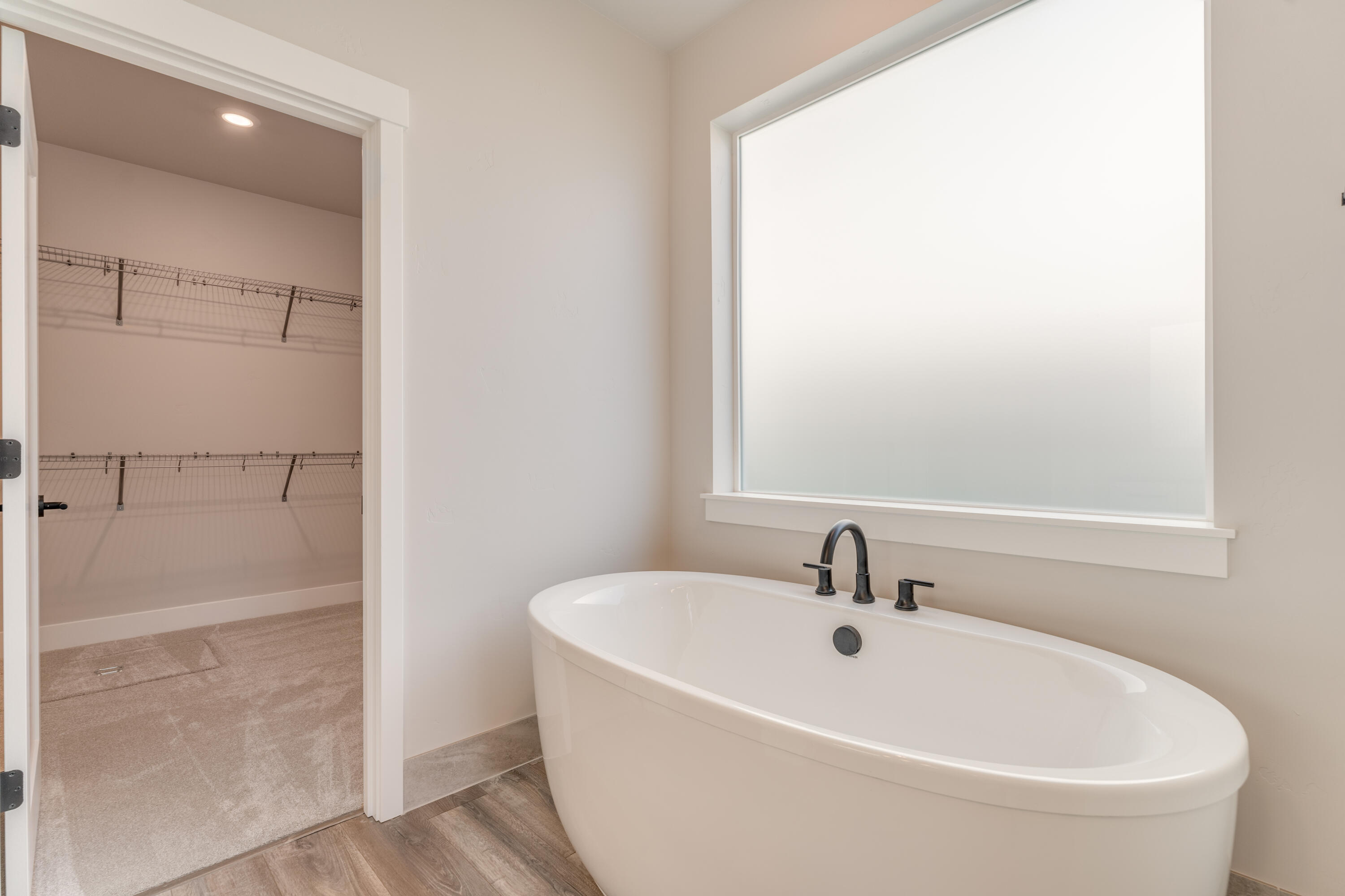 3037 NE Nipper Drive