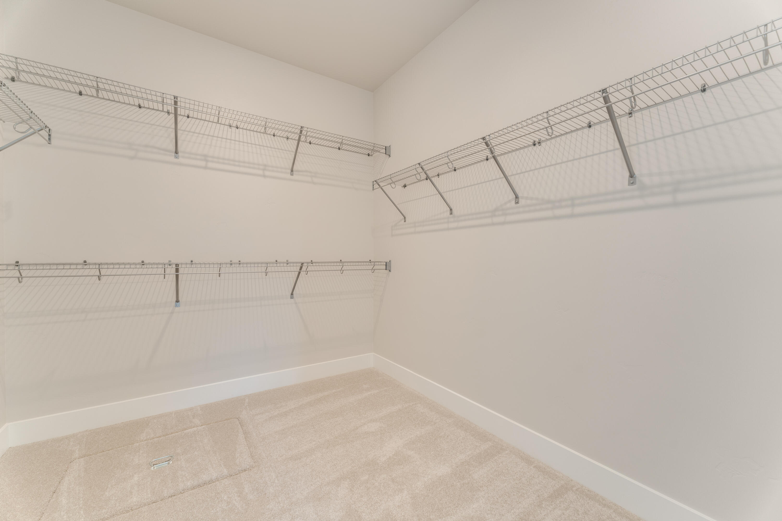 3037 NE Nipper Drive