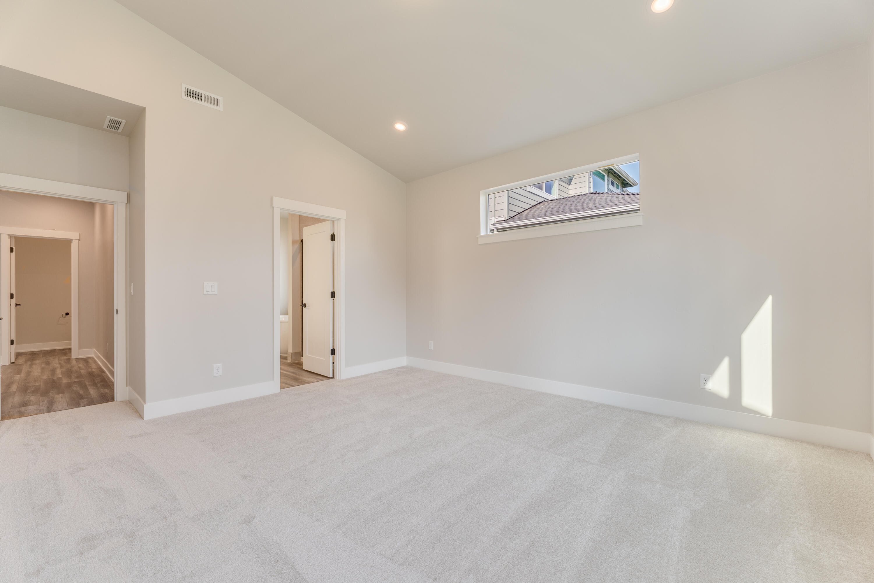 3037 NE Nipper Drive