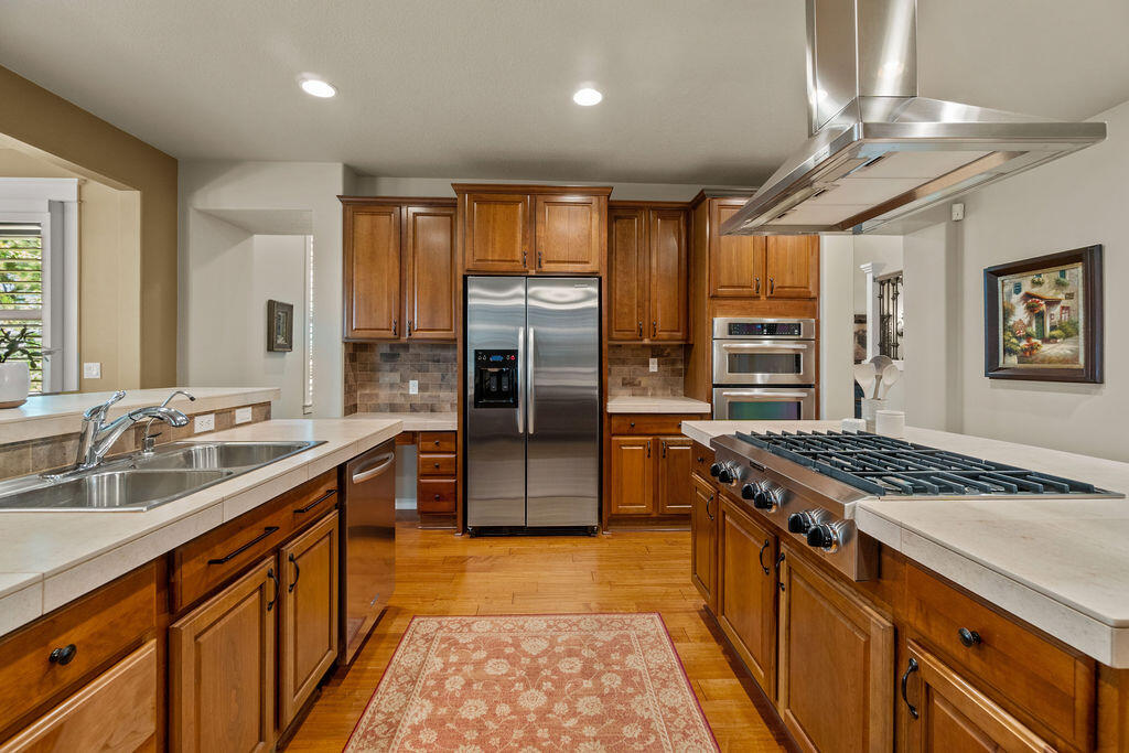 61359 Gorge View Street