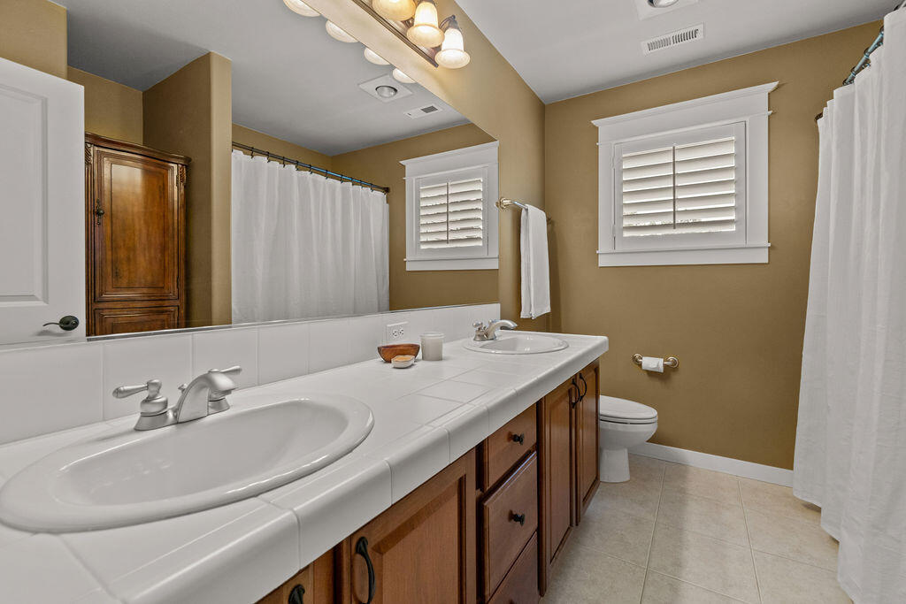 61359 Gorge View Street