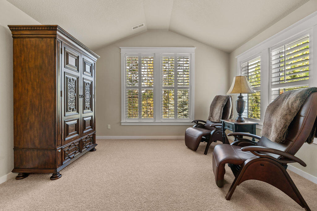 61359 Gorge View Street