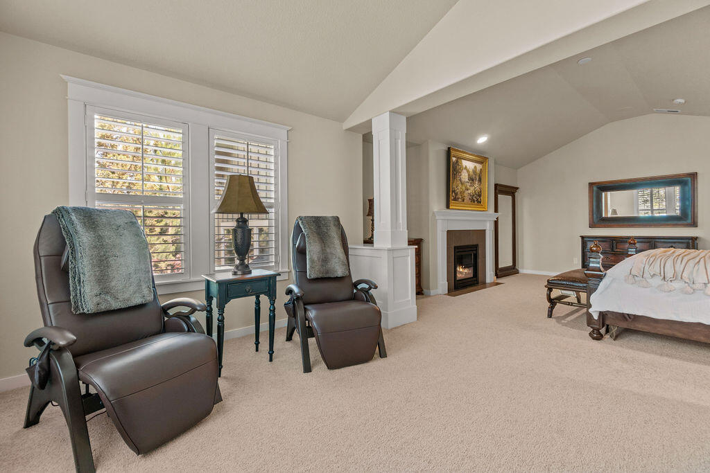 61359 Gorge View Street