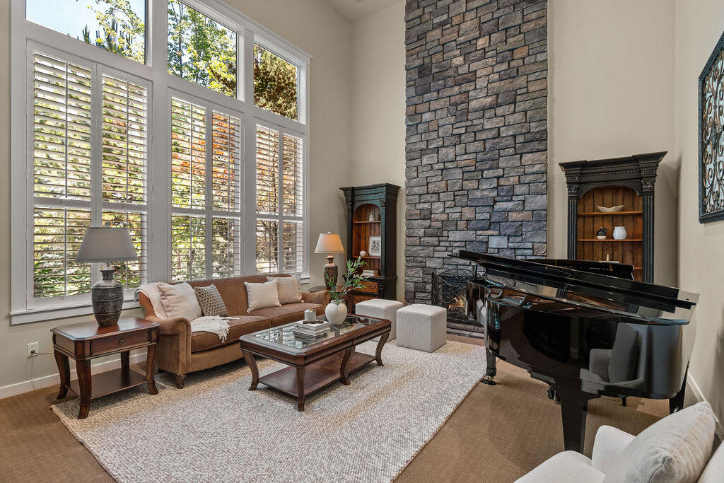 61359 Gorge View Street