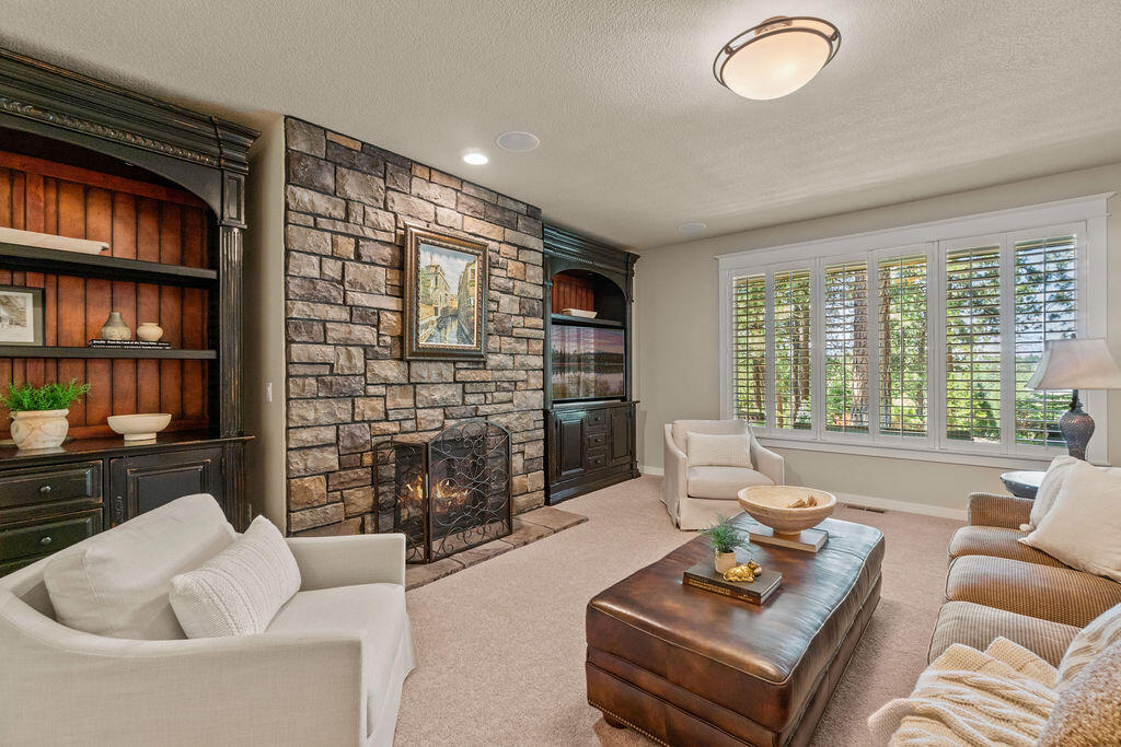 61359 Gorge View Street