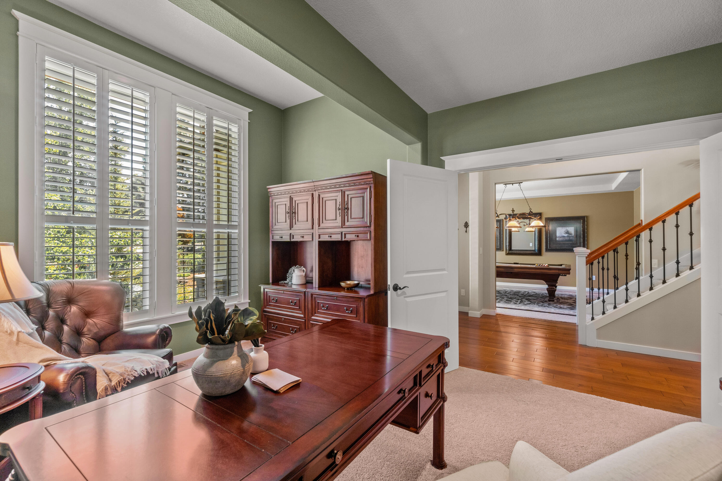 61359 Gorge View Street