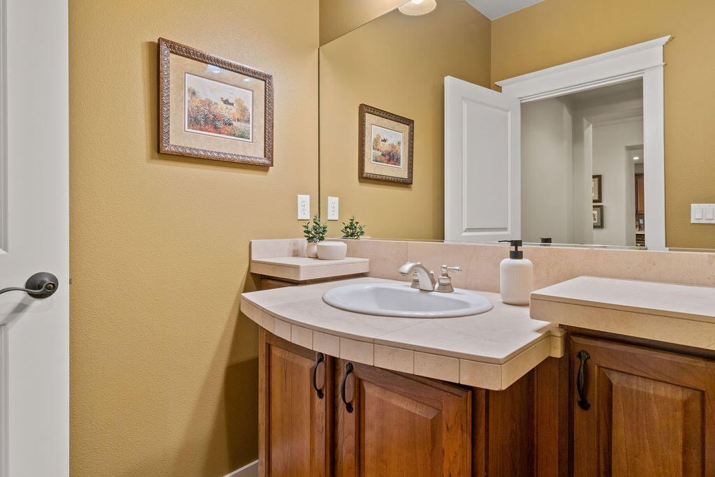 61359 Gorge View Street