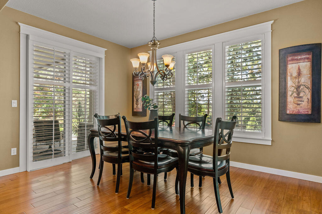 61359 Gorge View Street