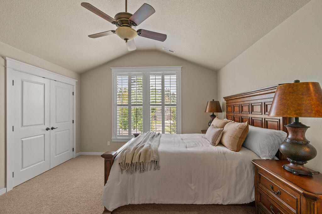 61359 Gorge View Street