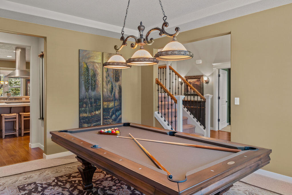 61359 Gorge View Street