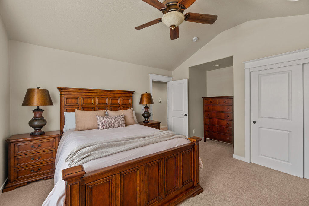 61359 Gorge View Street