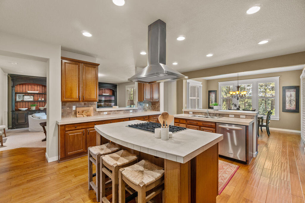 61359 Gorge View Street