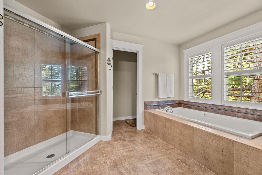 61359 Gorge View Street