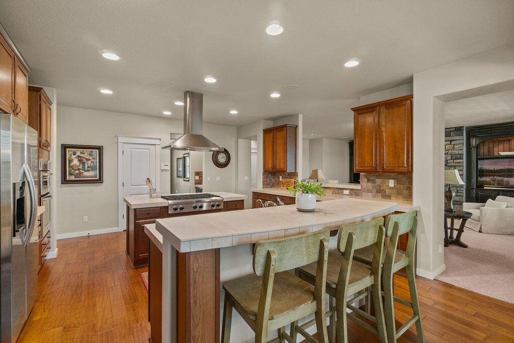 61359 Gorge View Street