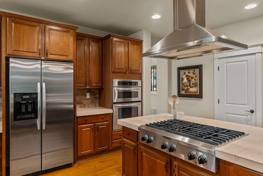 61359 Gorge View Street