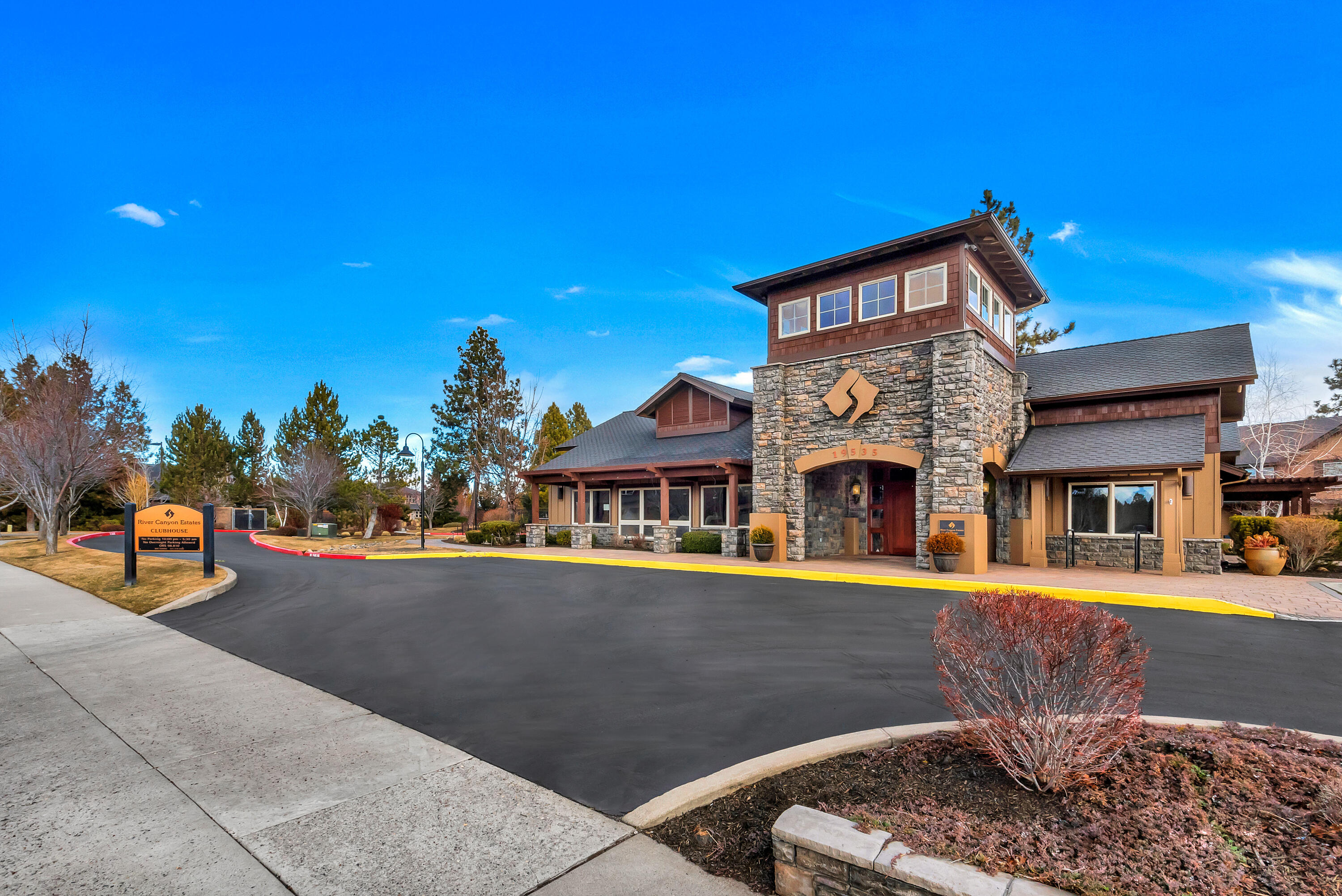 61359 Gorge View Street