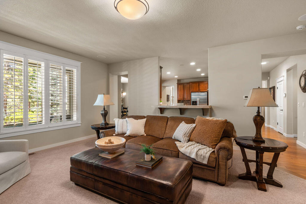 61359 Gorge View Street