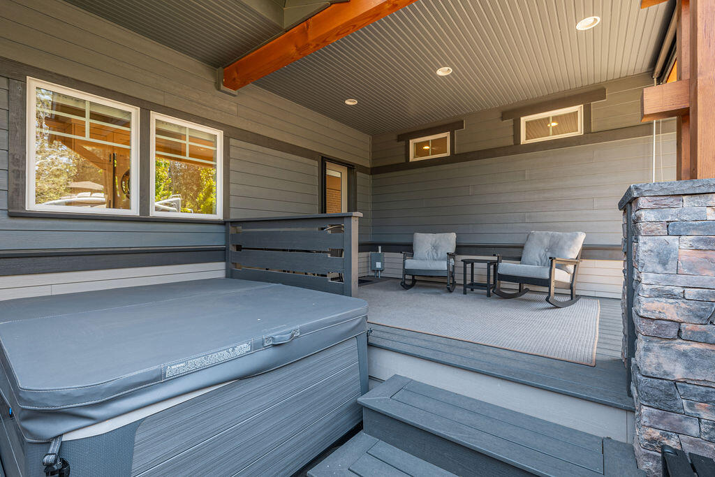 2280 NW Lemhi Pass Drive