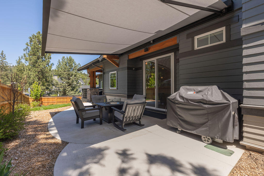 2280 NW Lemhi Pass Drive