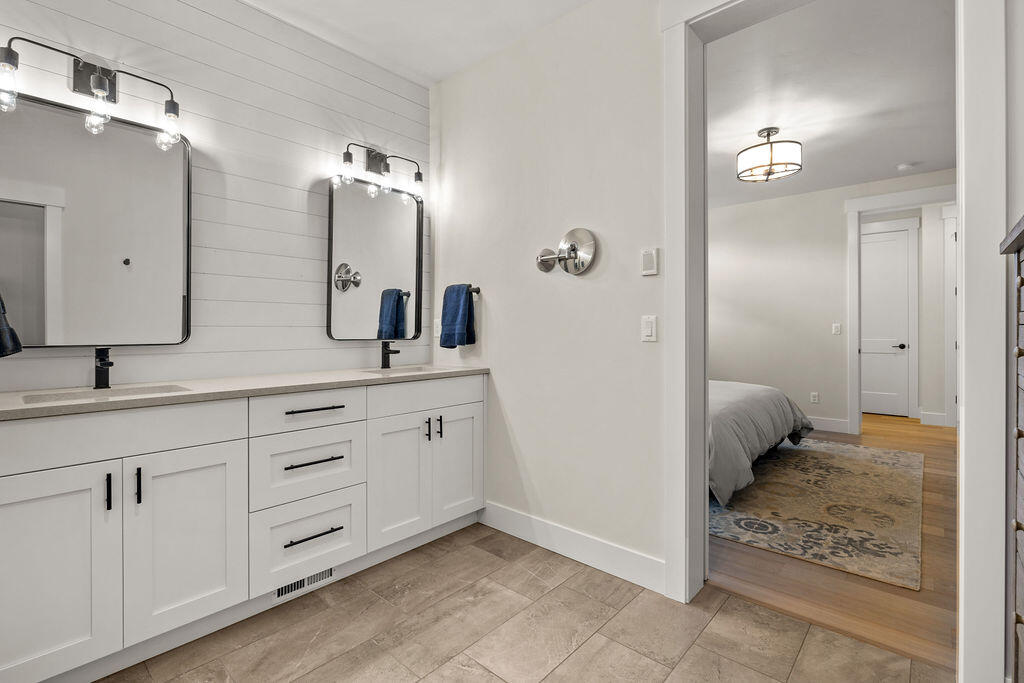 2280 NW Lemhi Pass Drive