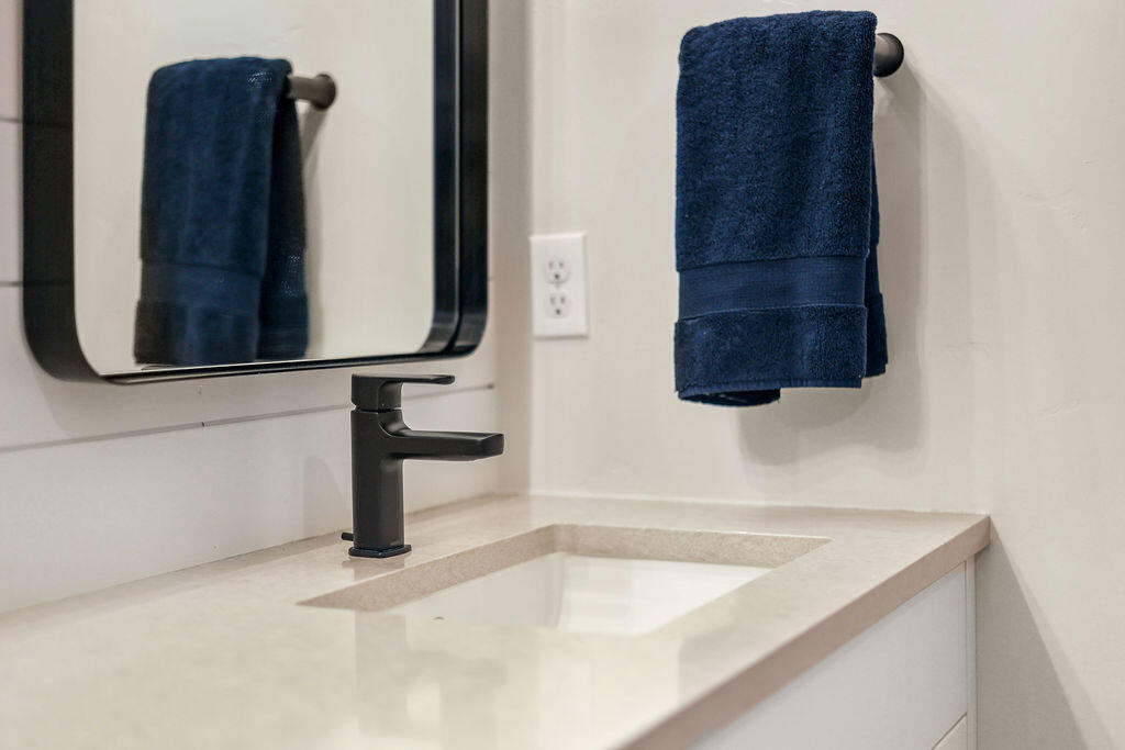 2280 NW Lemhi Pass Drive