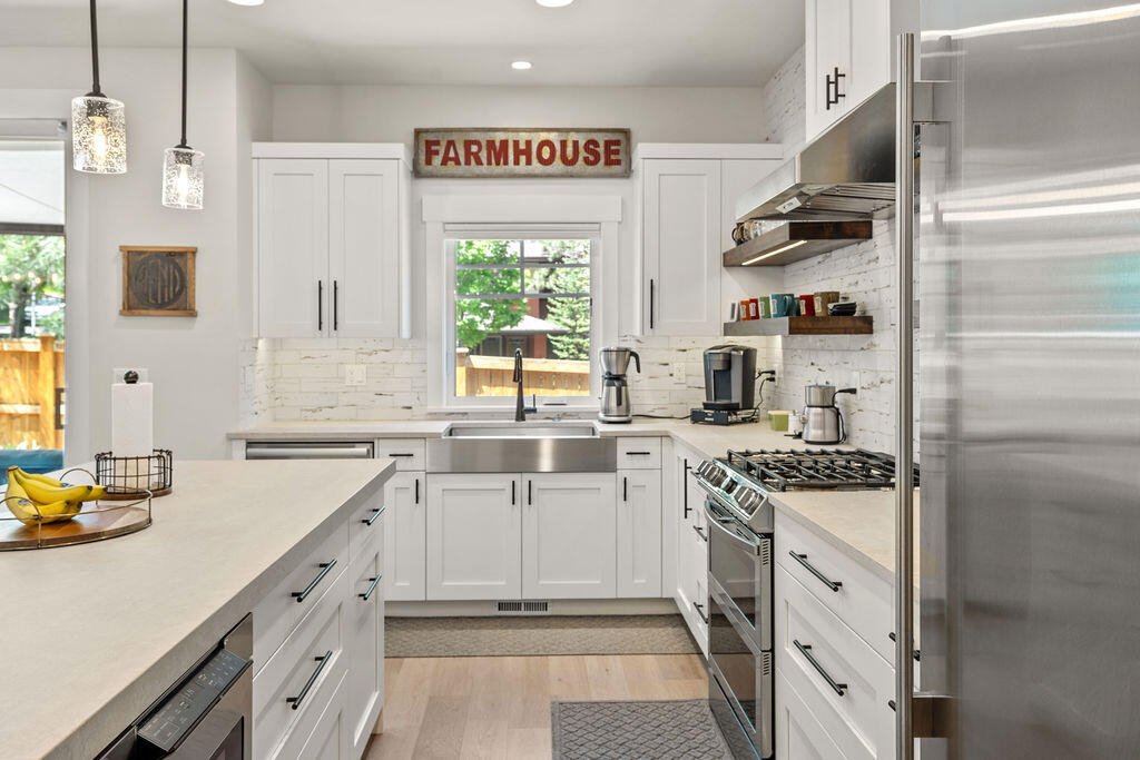 2280 NW Lemhi Pass Drive