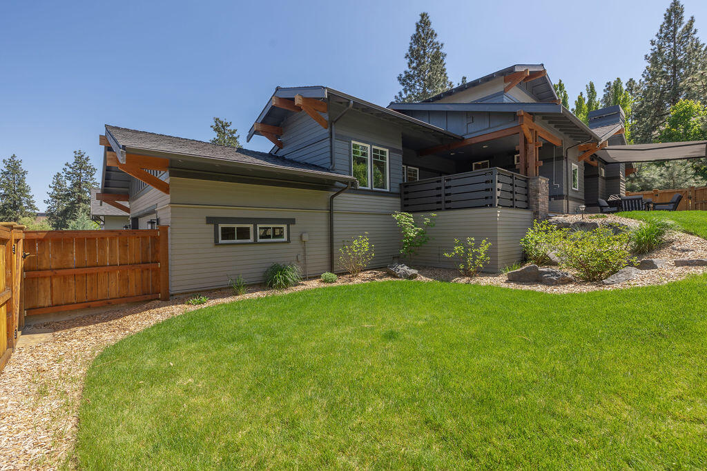 2280 NW Lemhi Pass Drive