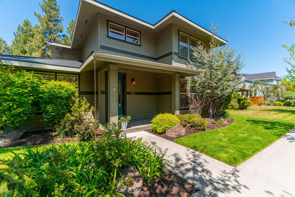 142 NW Outlook Vista Drive