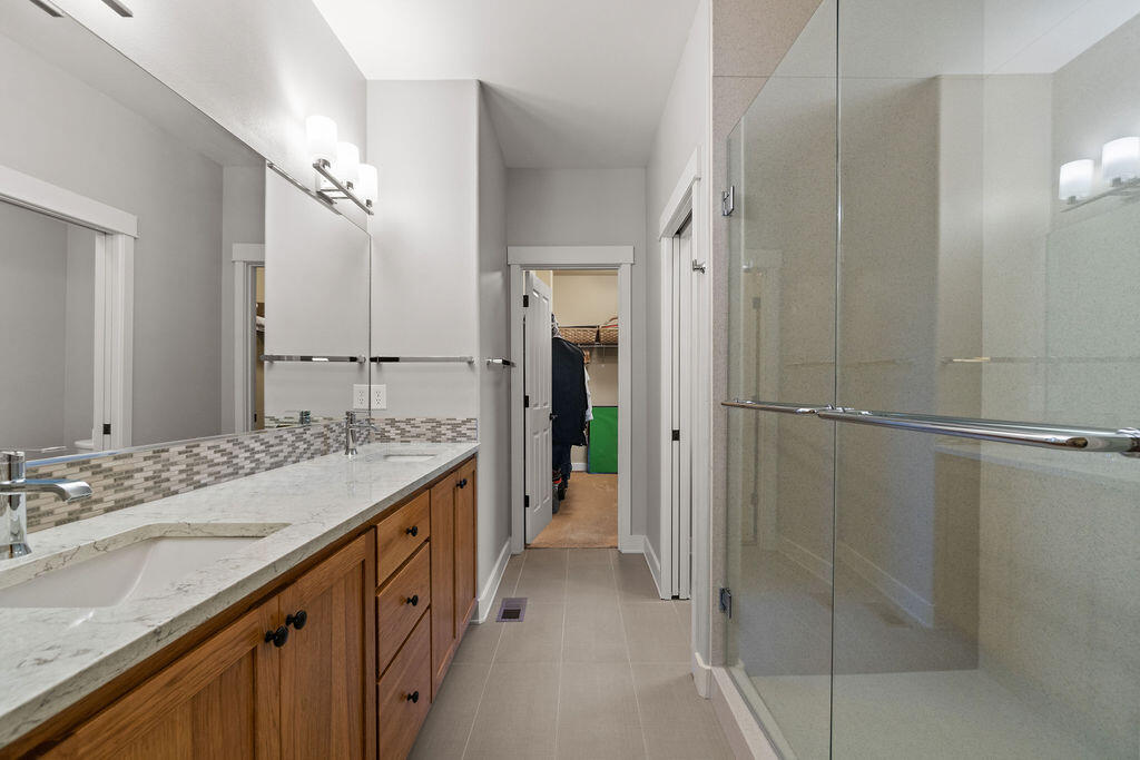 142 NW Outlook Vista Drive