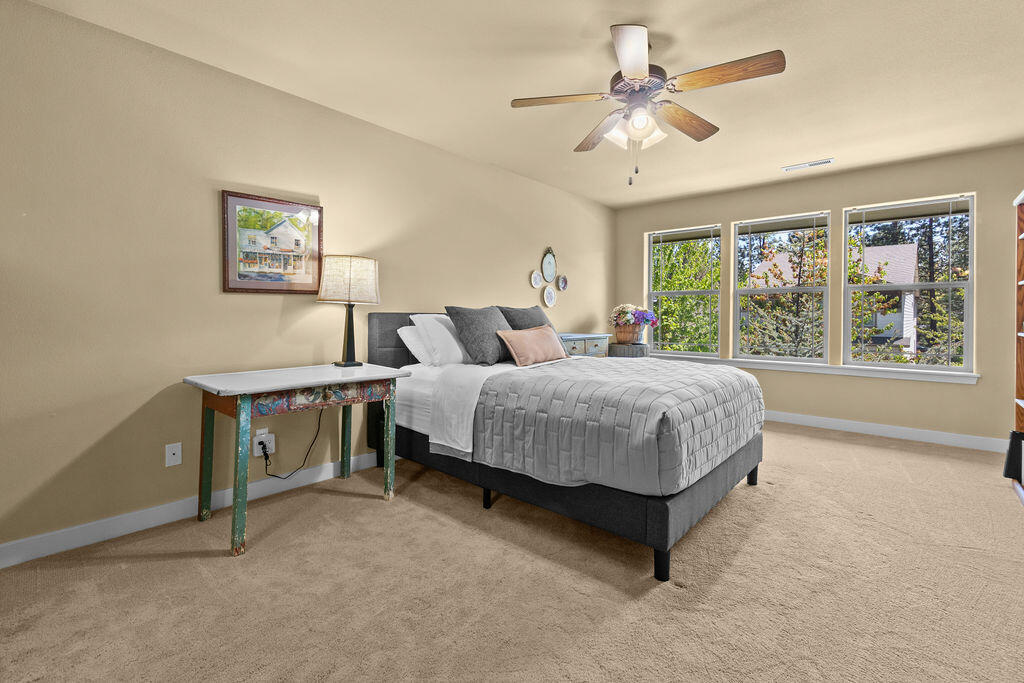 142 NW Outlook Vista Drive