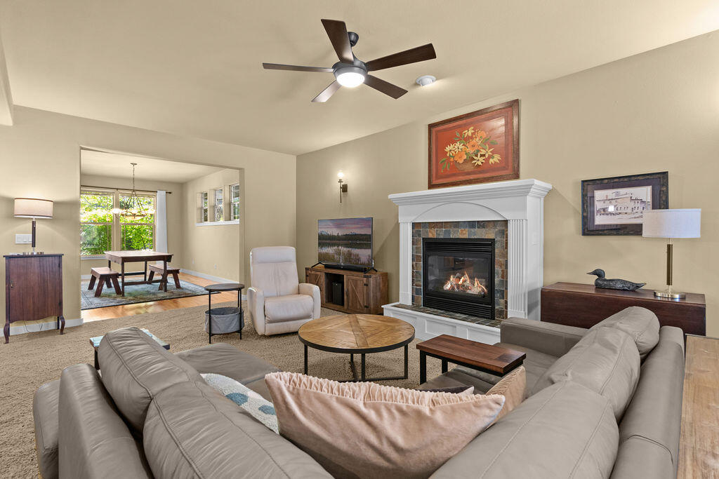 142 NW Outlook Vista Drive