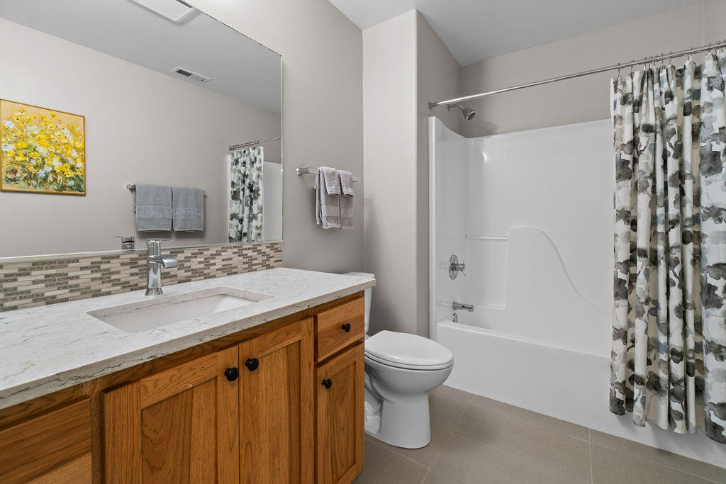 142 NW Outlook Vista Drive