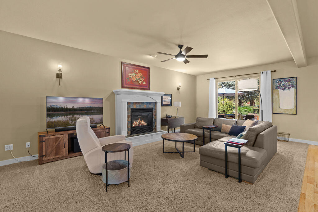 142 NW Outlook Vista Drive