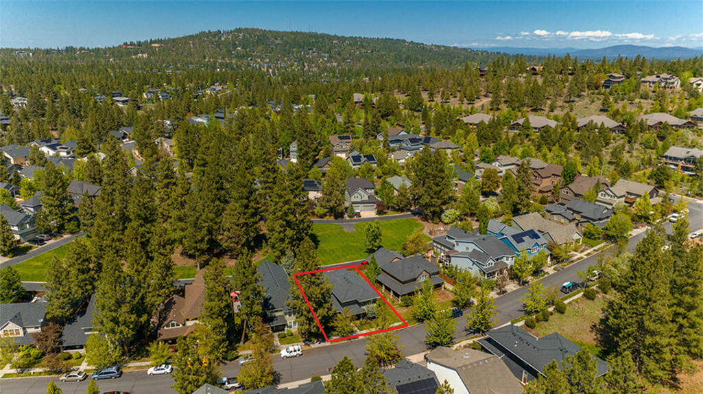 142 NW Outlook Vista Drive