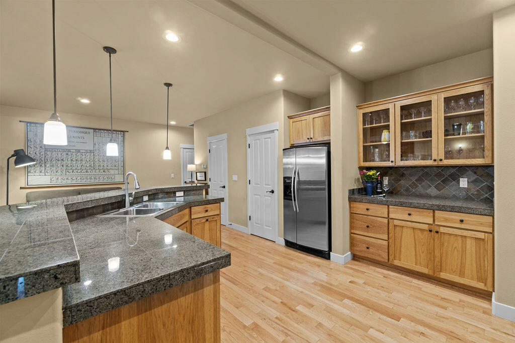 142 NW Outlook Vista Drive