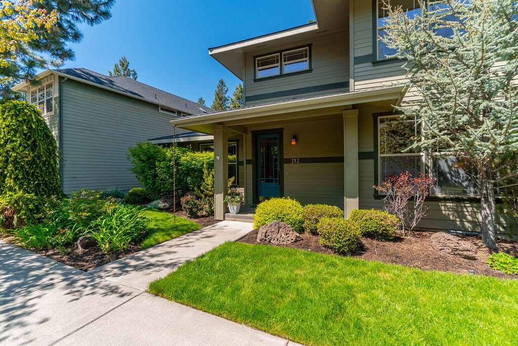 142 NW Outlook Vista Drive