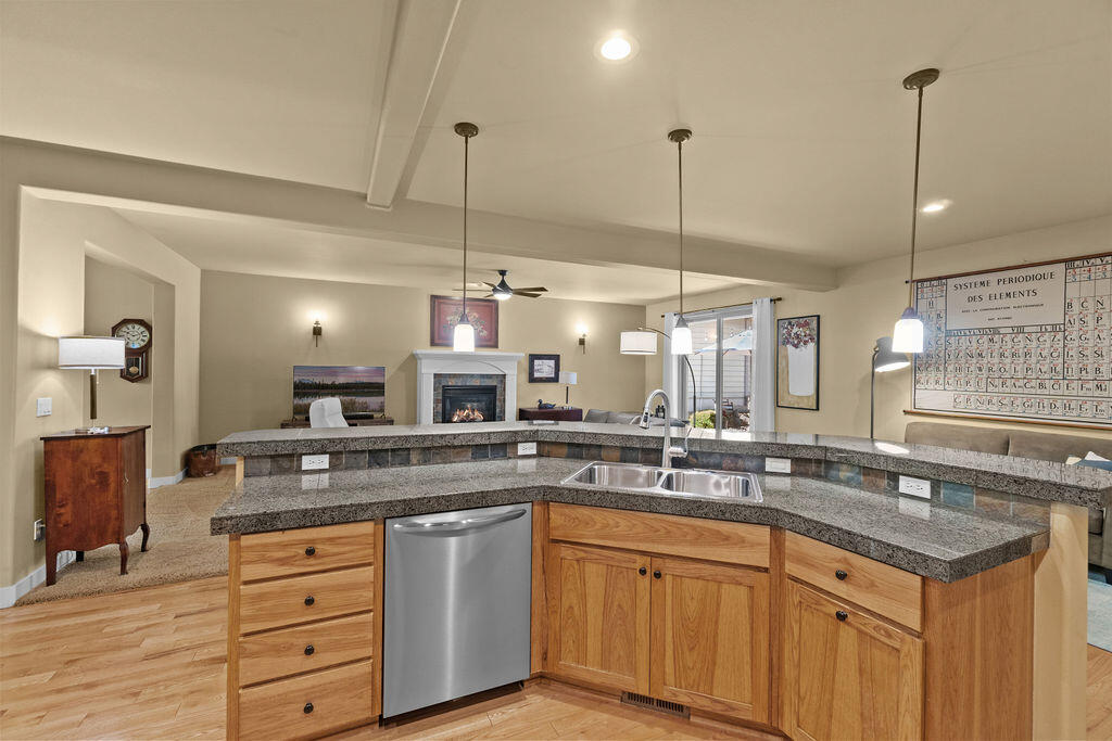 142 NW Outlook Vista Drive