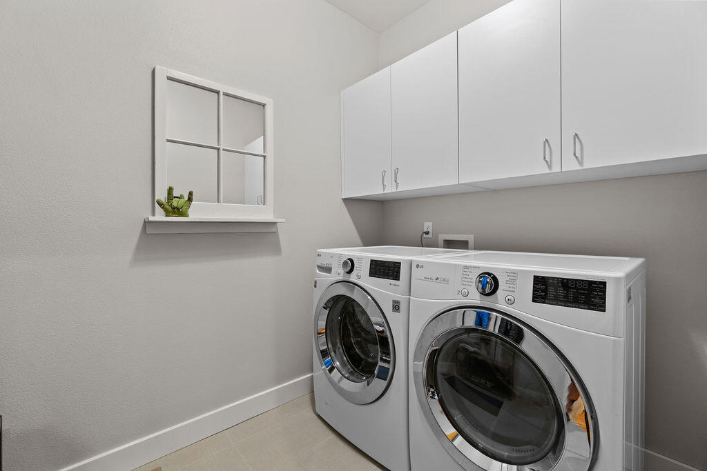 142 NW Outlook Vista Drive