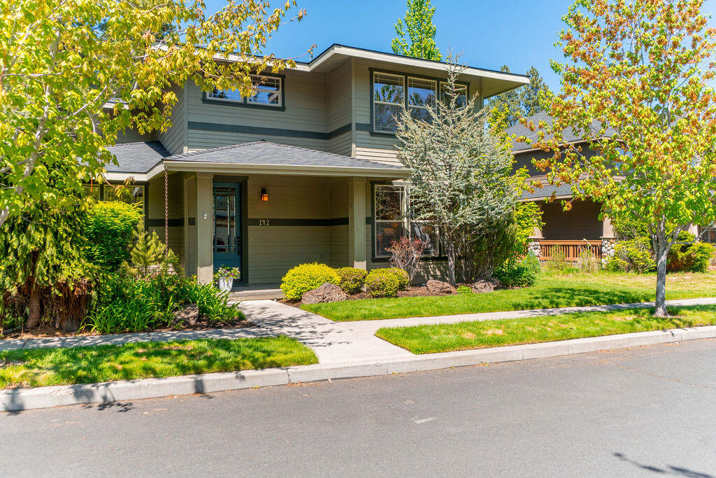 142 NW Outlook Vista Drive