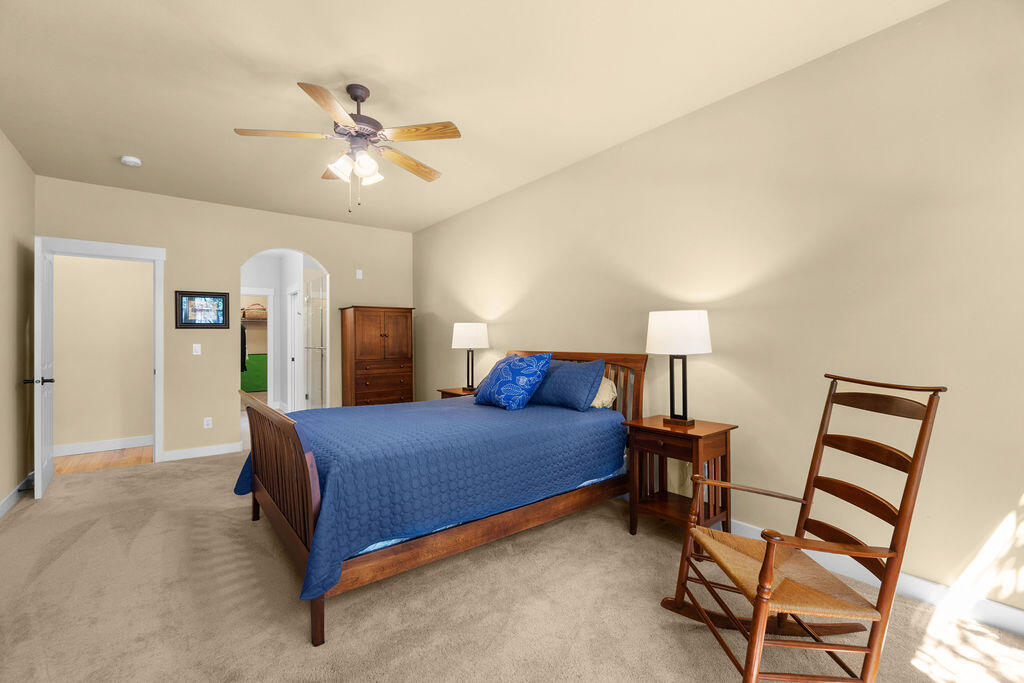 142 NW Outlook Vista Drive