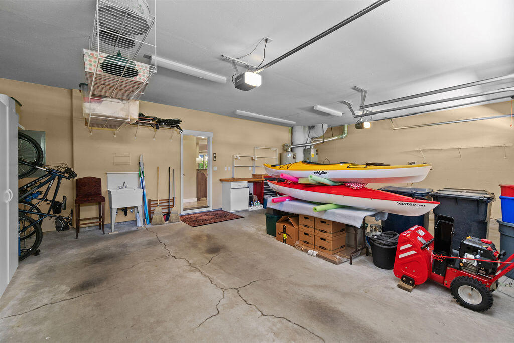 142 NW Outlook Vista Drive