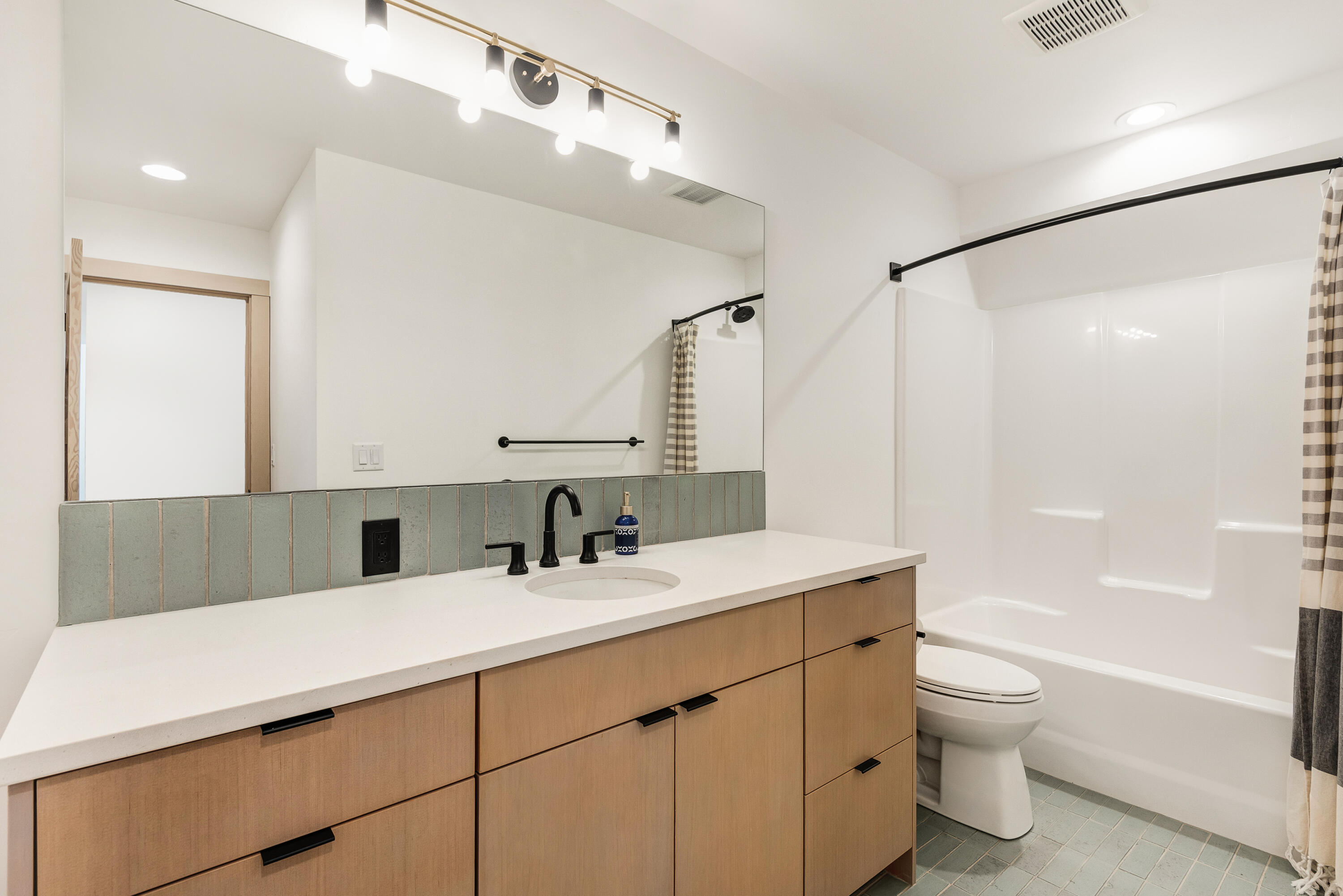 61132 SW Beverly Way