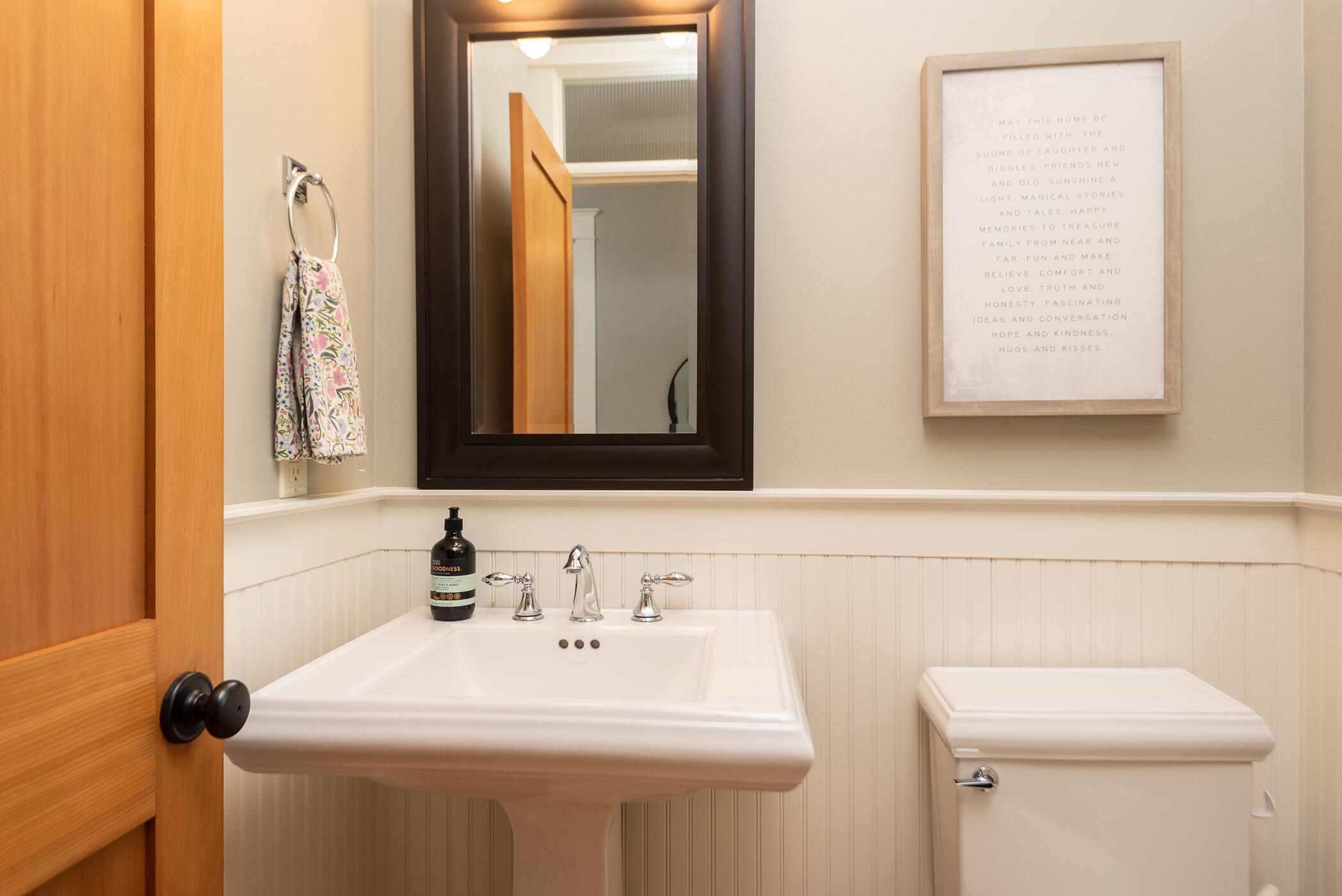 715 NW Yosemite Drive