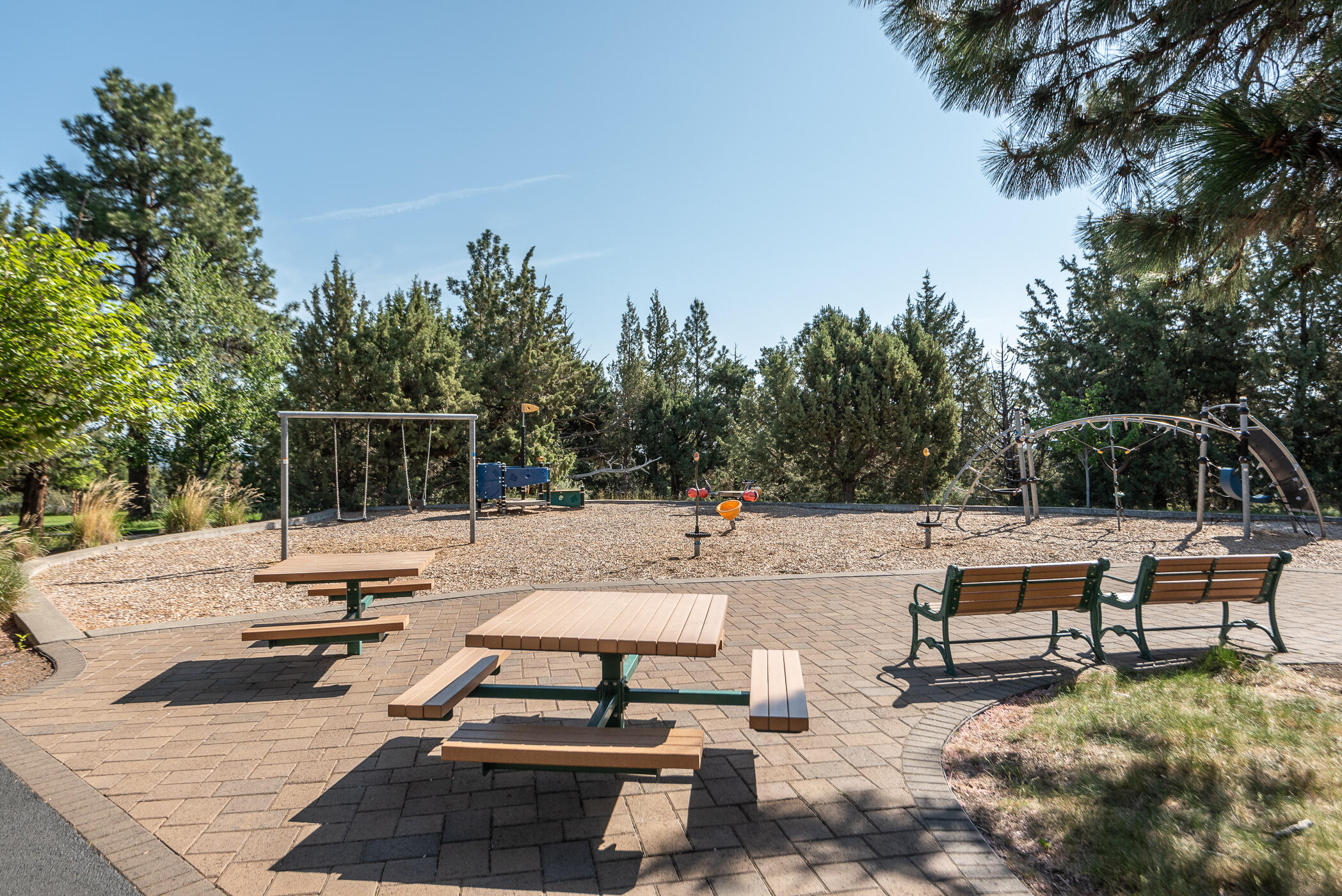 715 NW Yosemite Drive