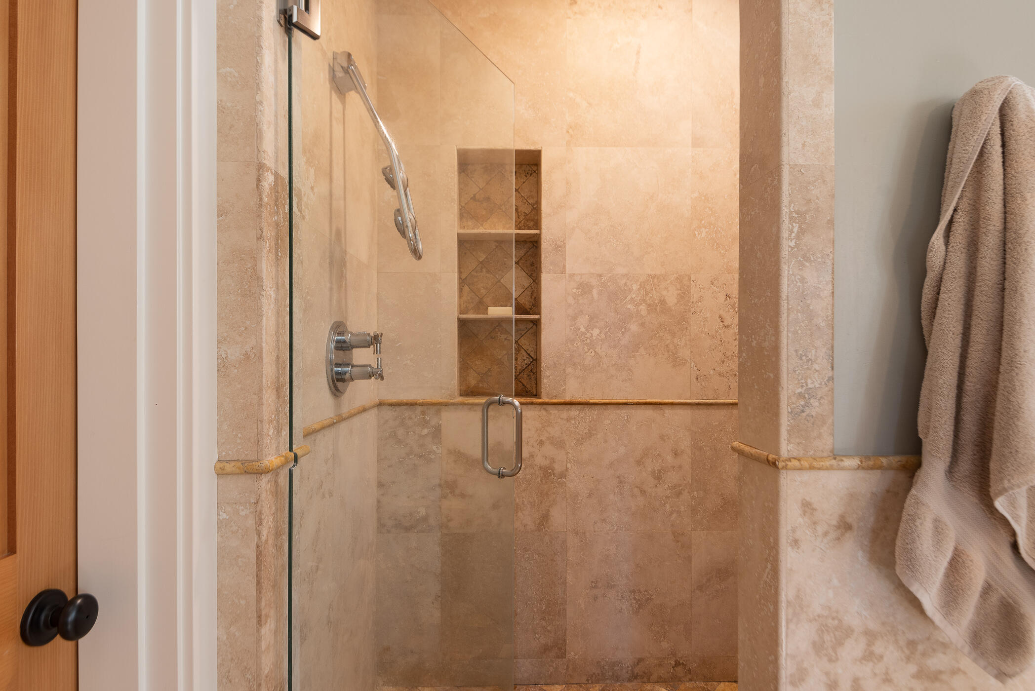 715 NW Yosemite Drive