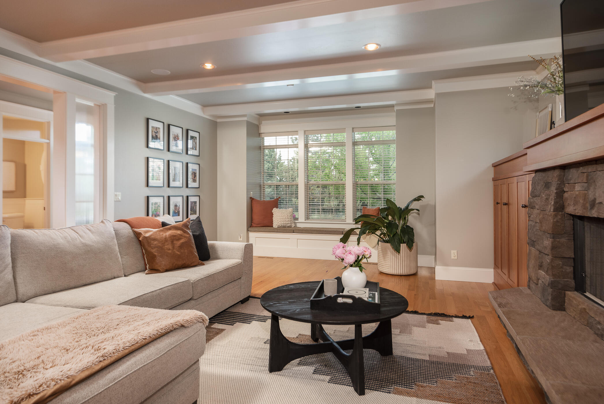 715 NW Yosemite Drive