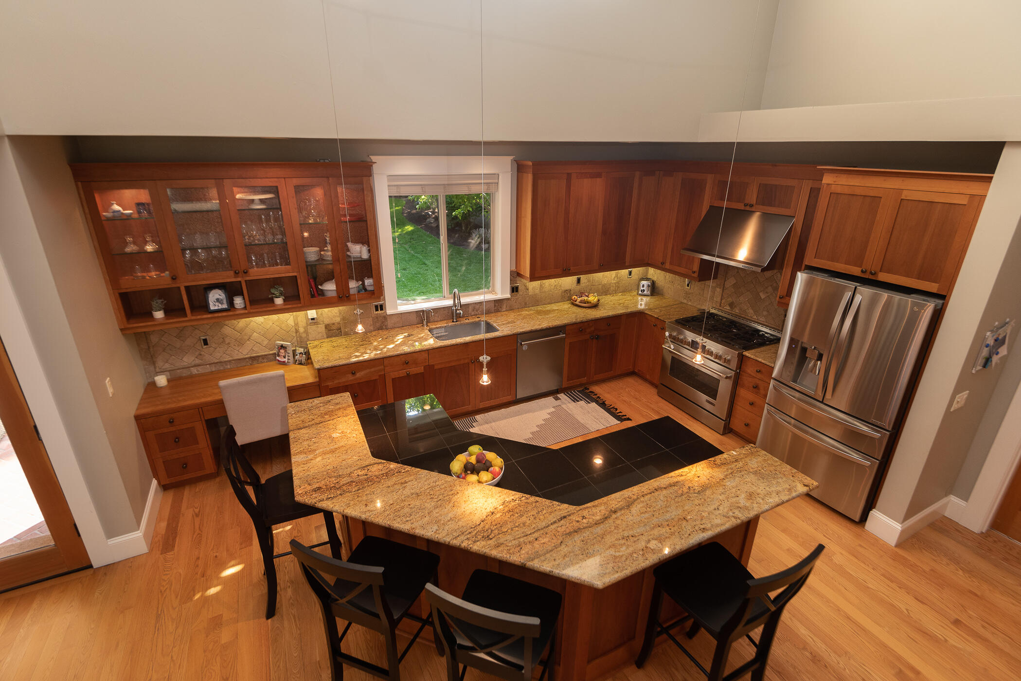 715 NW Yosemite Drive